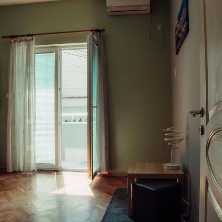 Skopje Downtown Hostel Ngoại thất bức ảnh